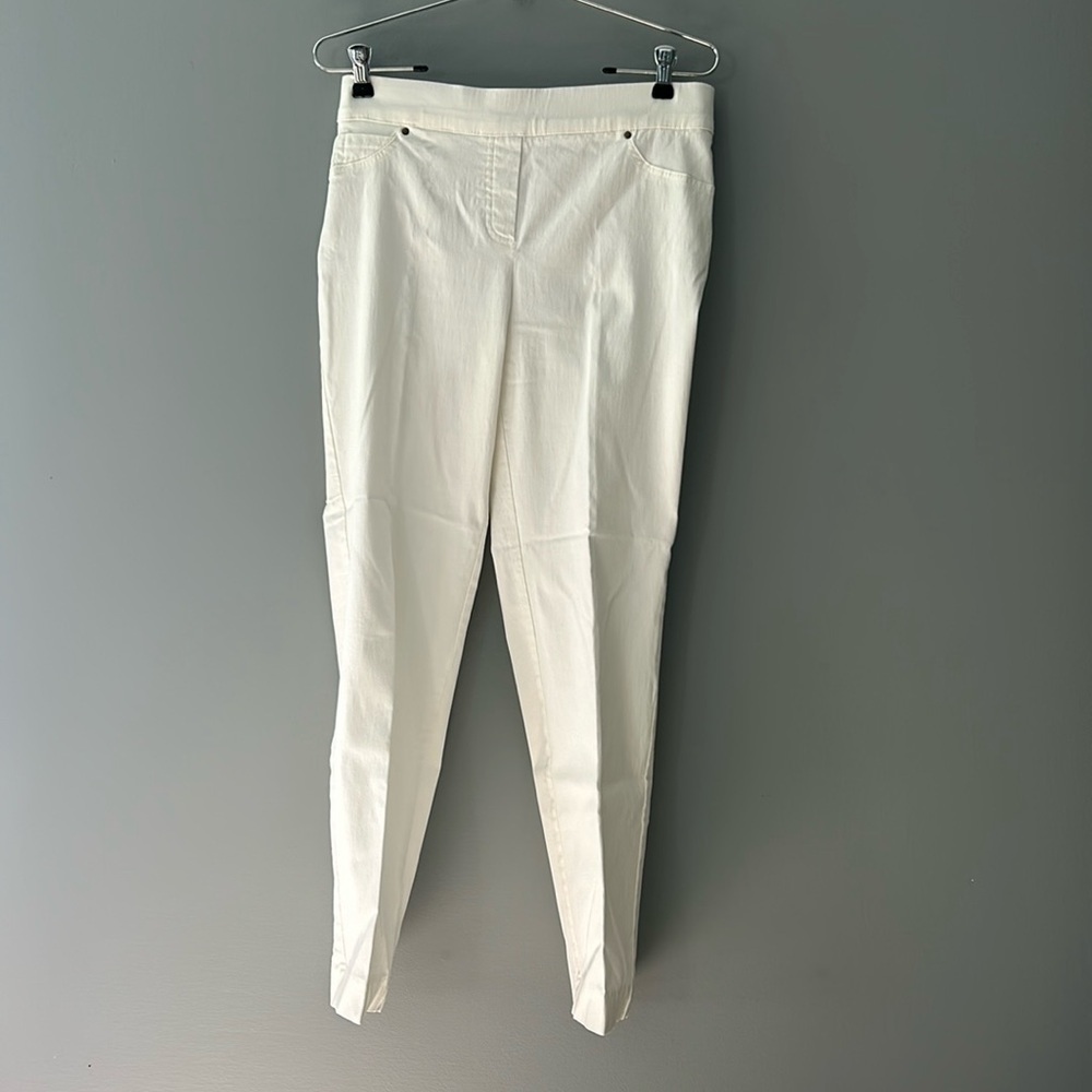 Covington Women Size medium white stretch